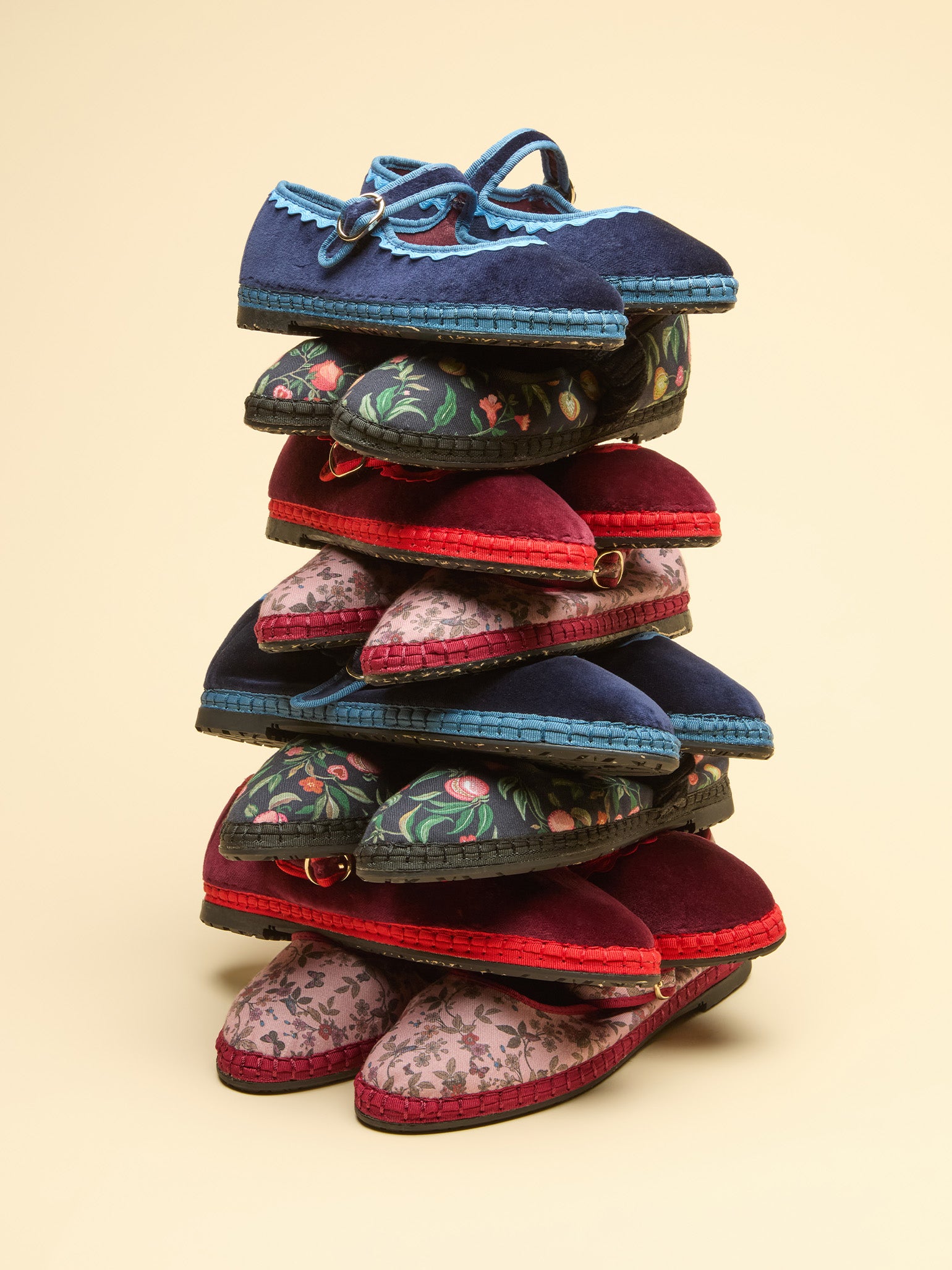 Flabelus x La Coqueta Woman Burgundy Velvet Mary Jane Shoes